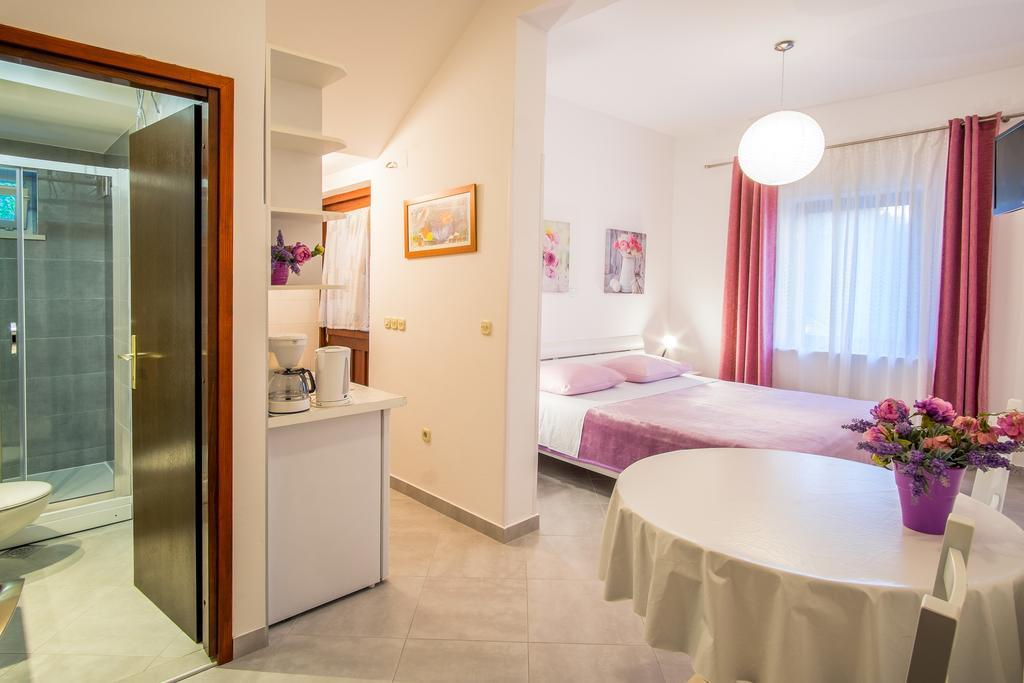Apartments Delfin クルク エクステリア 写真